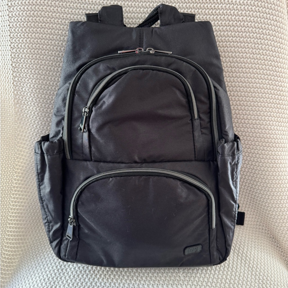 LUG Shimmer Black Hatchback